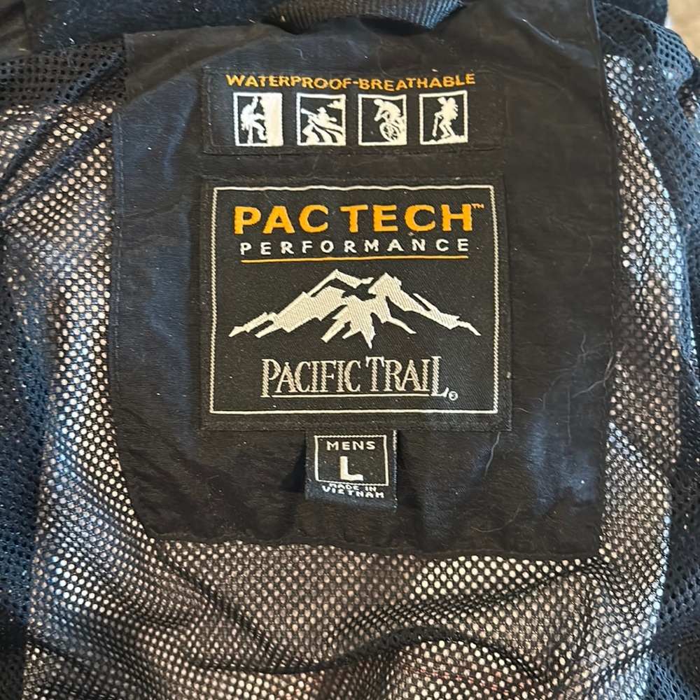 Men’s Pac Tech Performance Jacket- Size L - Picture 4 of 4